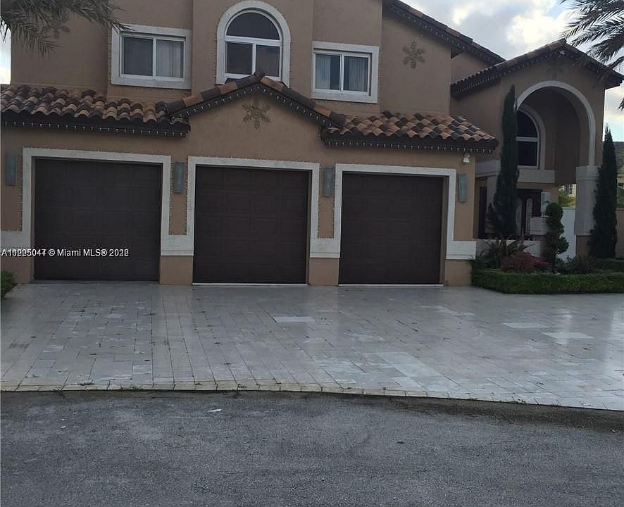 2nd image of 965 NW 199th Ave