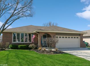 8831 Ridge Ln, Orland Hills, IL 60487