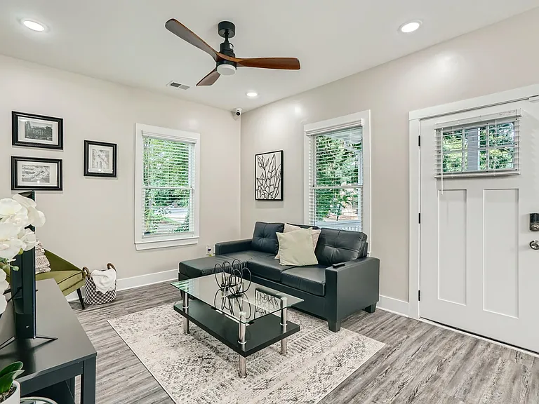 1045 Coleman St SW — Photo 24