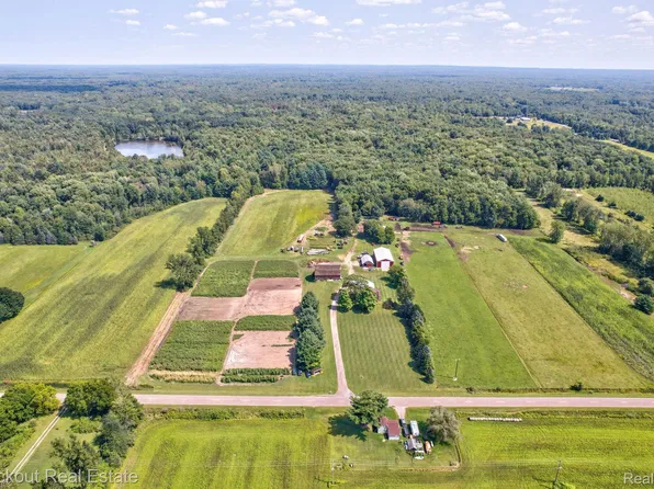 5821 Scotch Rd, Vassar, MI 48768