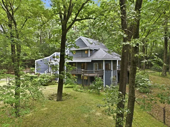 616 Station Rd, Amherst, MA 01002