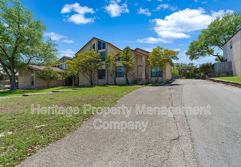 1932 Broken Oak St — Photo 3