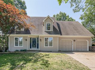 7405 W 112th St, Overland Park, KS 66210