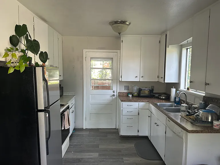 1844 Homer Dr — Photo 4