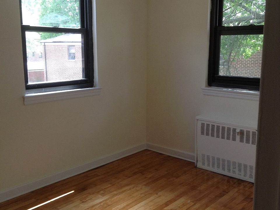 2nd image of 4318 172nd St
