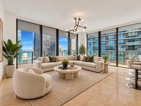 88 SW 7th St APT 3401, Miami, FL 33130