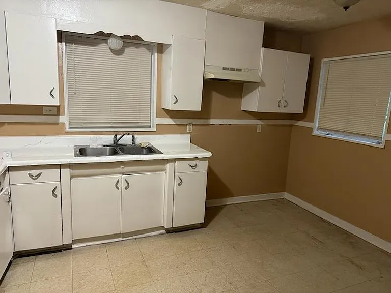 2824 Woodside Dr — Photo 5