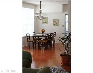 5th image of 2344 Barnsley Ct