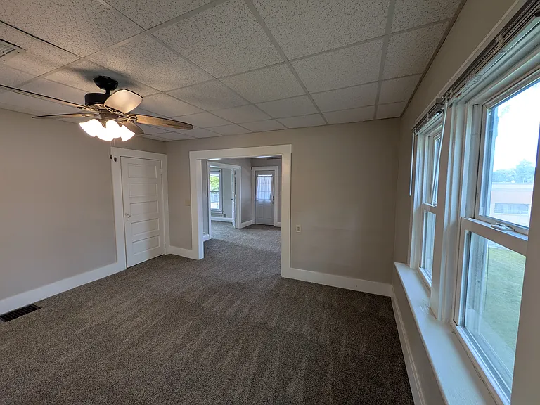 1102 Hickory St — Photo 3