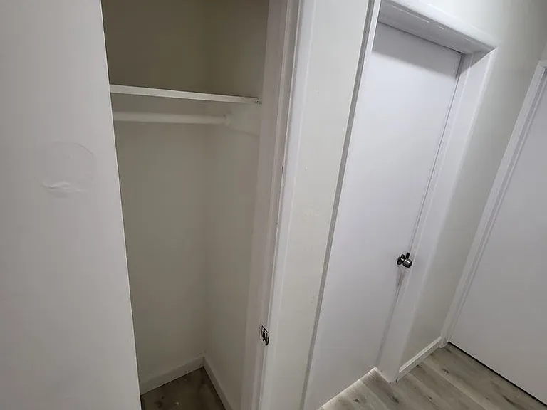Reynard Canyon Apartments — Photo 22