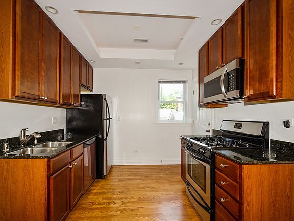 4th image of 7054 N Damen Ave #2