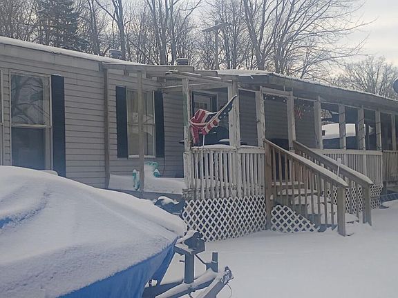 2nd image of 4450 22 Mile Rd