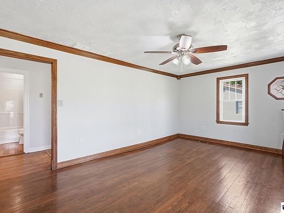 3rd image of 289 Beech Grove Rd