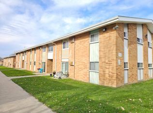 4820 Lee Rd #B4, Cleveland, OH 44128