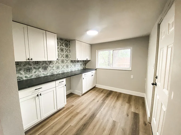 704 Cooper Ave #A — Photo 5