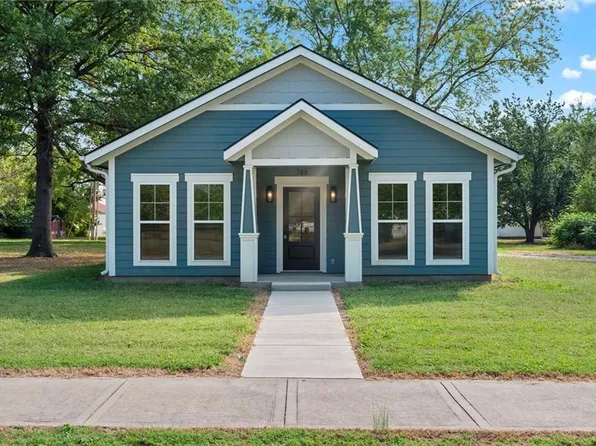 706 N Main St, Urich, MO 64788