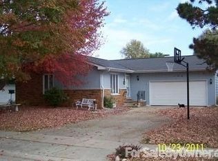 106 Crusaders Rd, Springfield, IL 62704