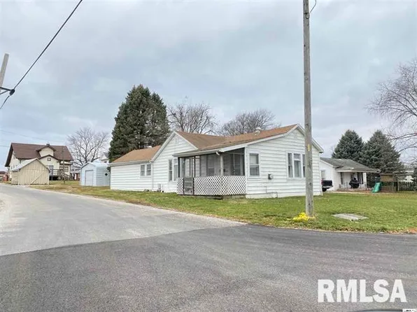 108 W Washington St, Mount Sterling, IL 62353