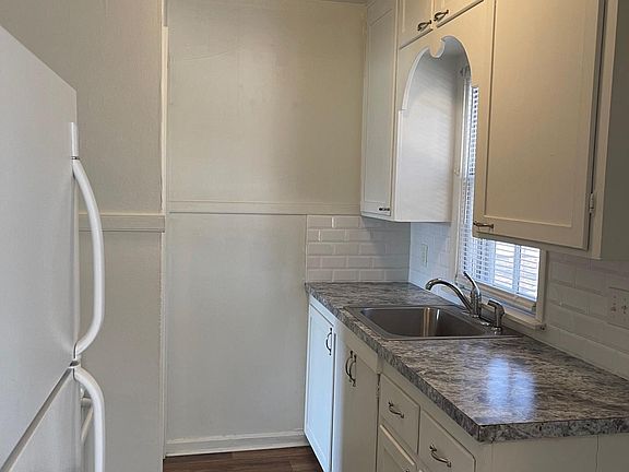 2nd image of 225 S Evergreen Ln