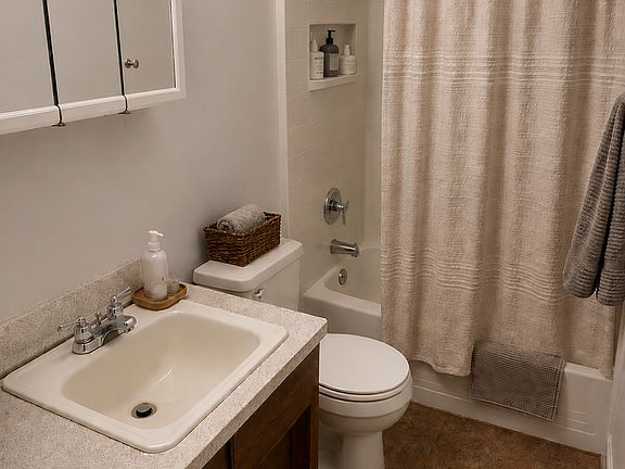 5th image of 4004 W Walnut St #9