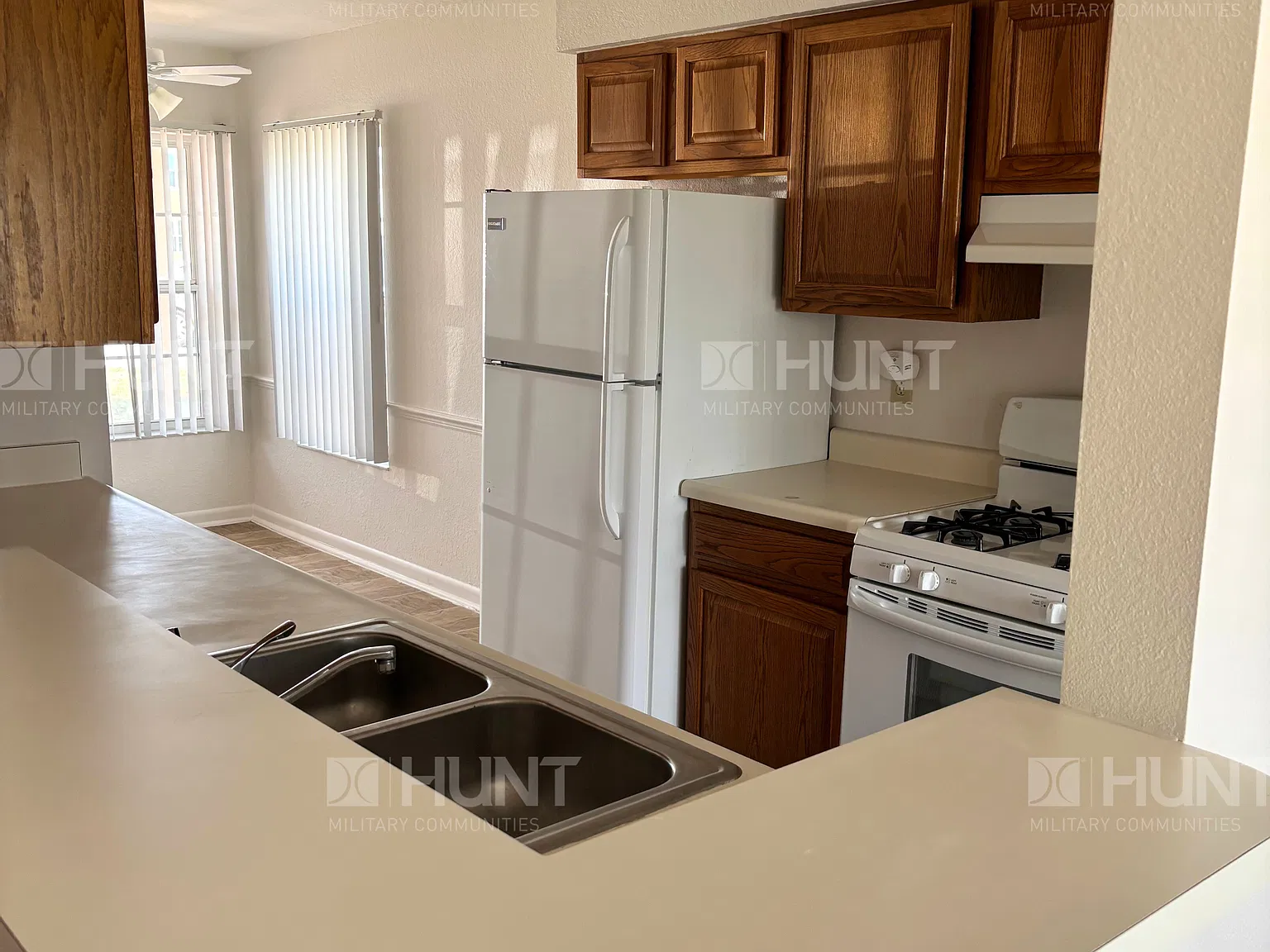 2 bed, 1.5 bath, 1200 sqft, $2,100 — Photo 2