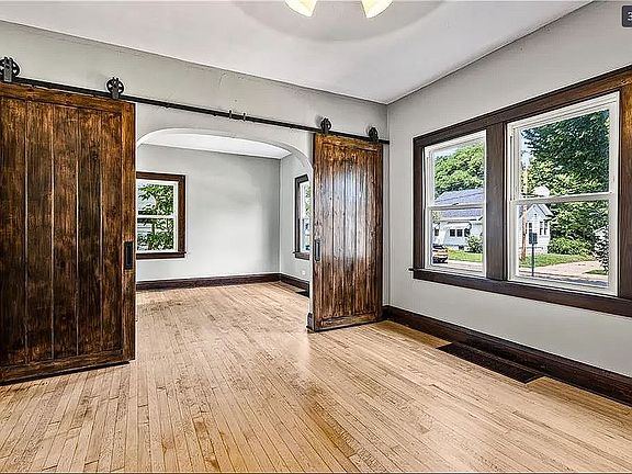 4th image of 1204 1st Ave
