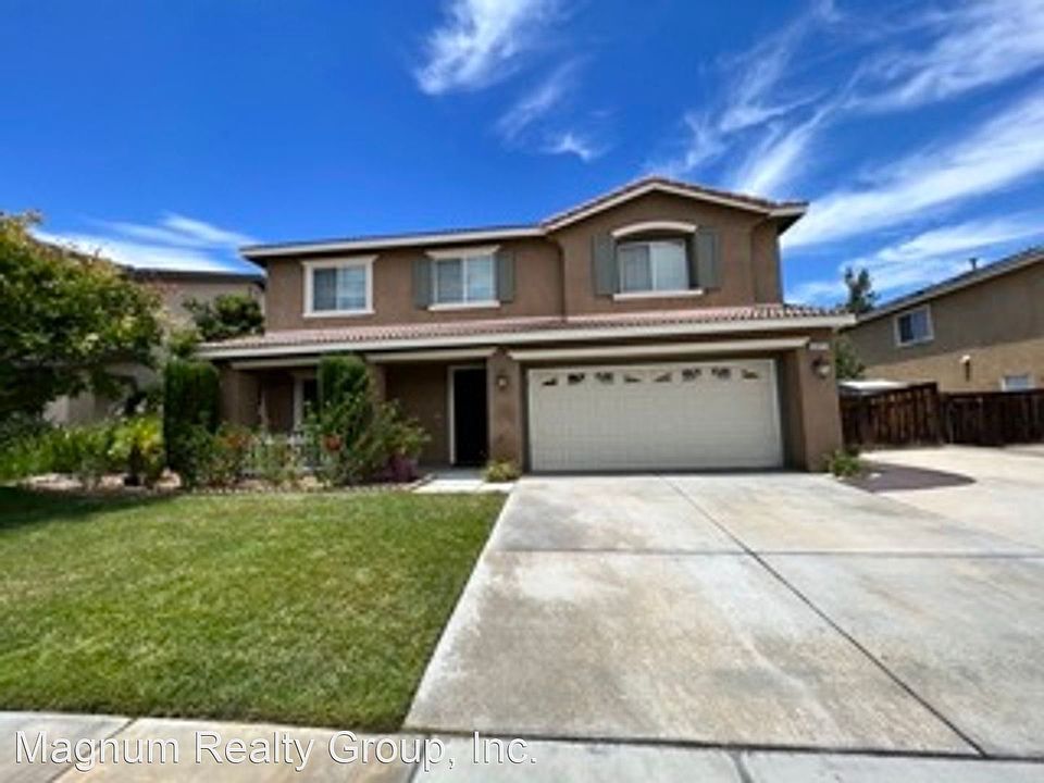 1st image of 33723 Petunia St