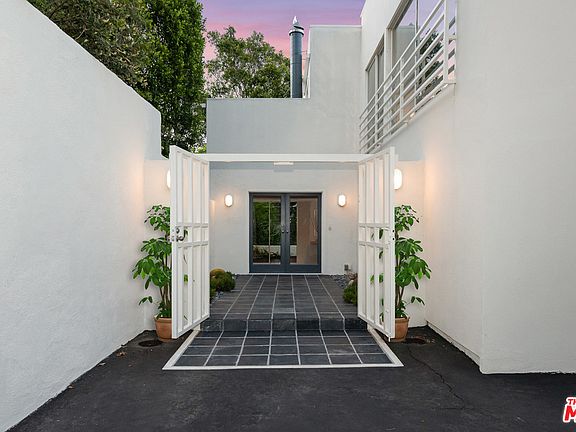 3rd image of 7317 Pyramid Dr