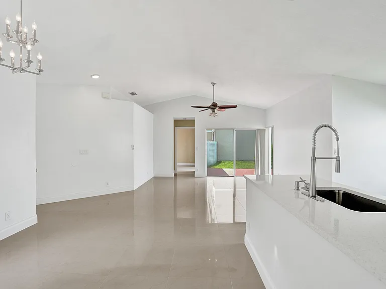 17866 SW 10th Ln — Photo 9