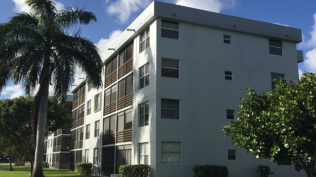 1st image of 101 Royal Park Dr APT 3B