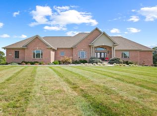3199 Falcon Crest Dr, Martinsville, IN 46151