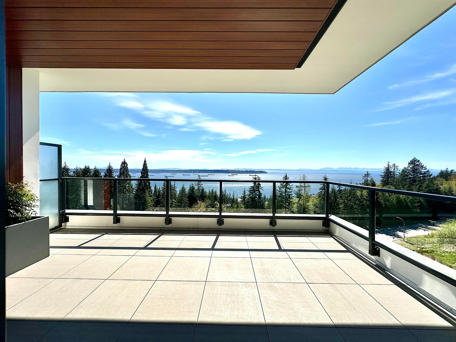 2 bed, 1850 sqft, $7,300 — Photo 4