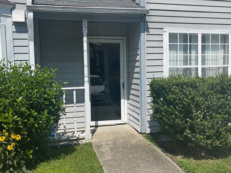 12 Bayview Ct — Photo 1