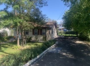 42 Calumet Ave, Lake Hiawatha, NJ 07034