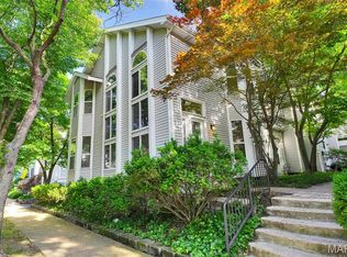 5770 Kingsbury Pl, Saint Louis, MO 63112