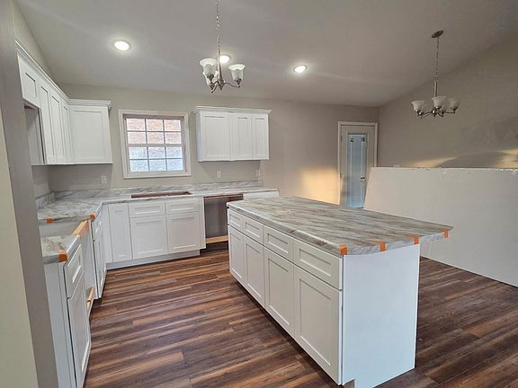 4th image of 364 Dorothy Bailey Rd