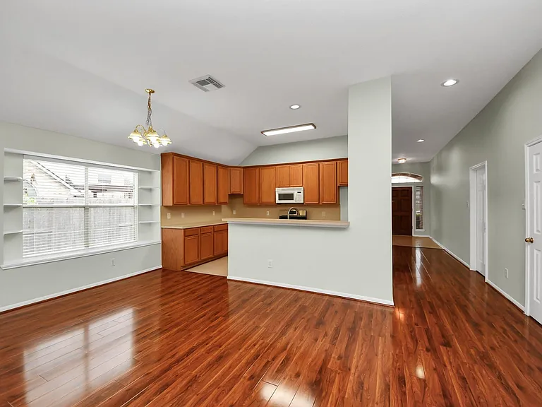 1103 Lake Shore Dr — Photo 7