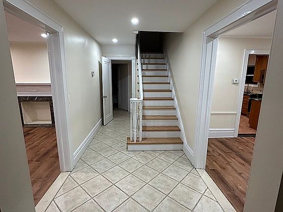 4th image of 651 W Broadway