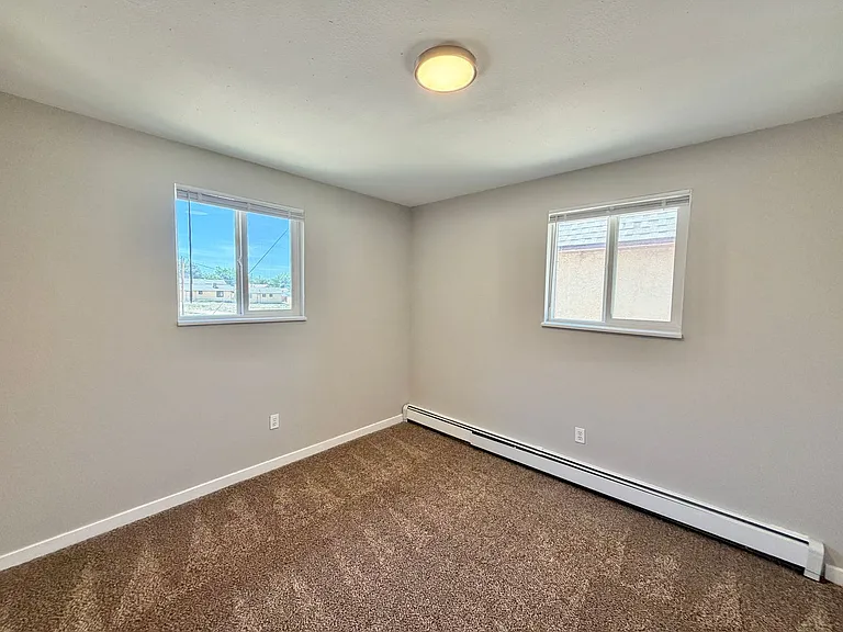 Landmark Apartments — Photo 37