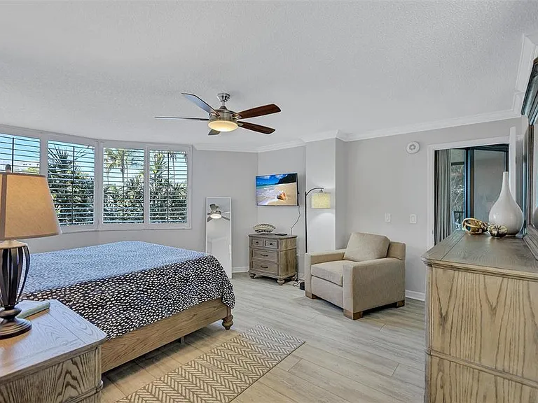5880 Midnight Pass Rd #306 — Photo 35