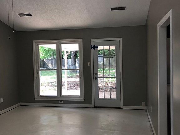 3rd image of 6958 Tobin Dr