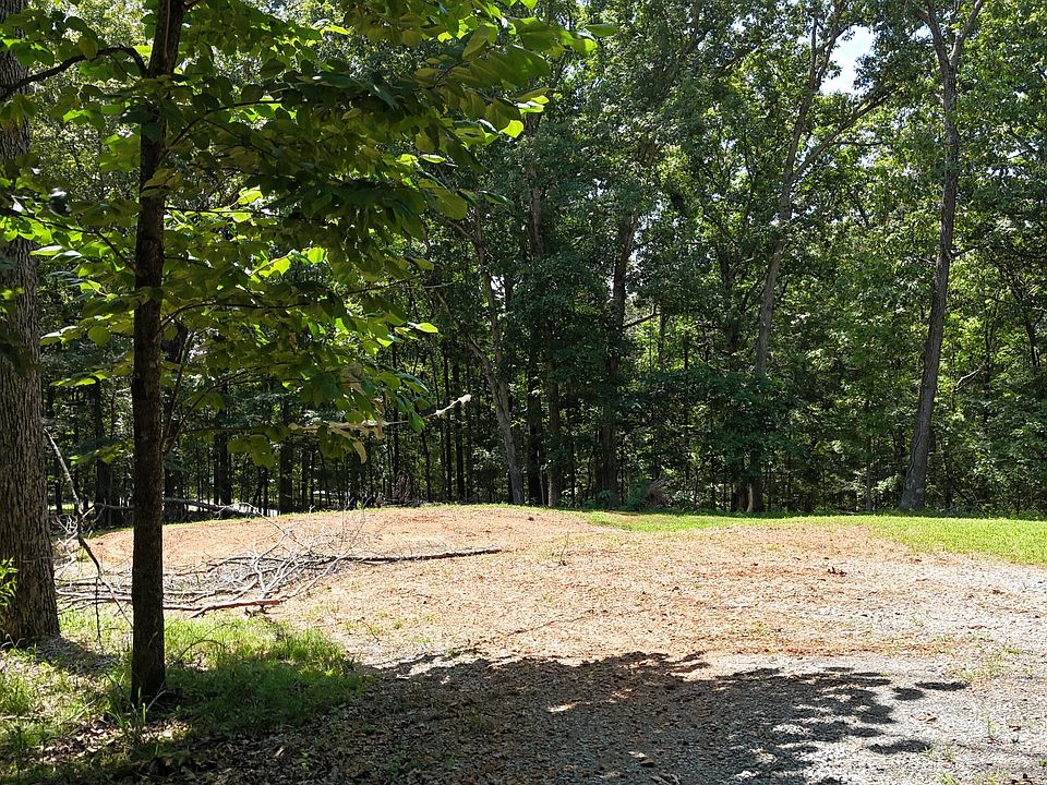 2nd image of 614 Cross Rd
