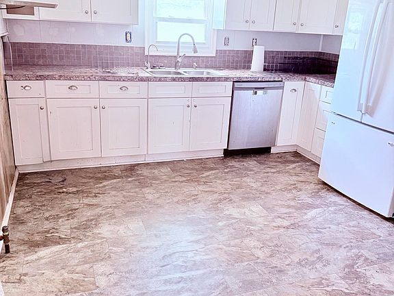5th image of 616 E Lincoln Ave