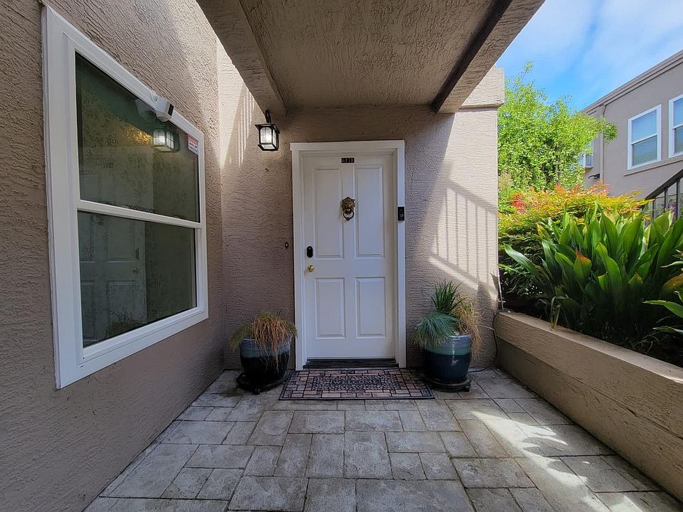 1st image of 617 Woodside Way