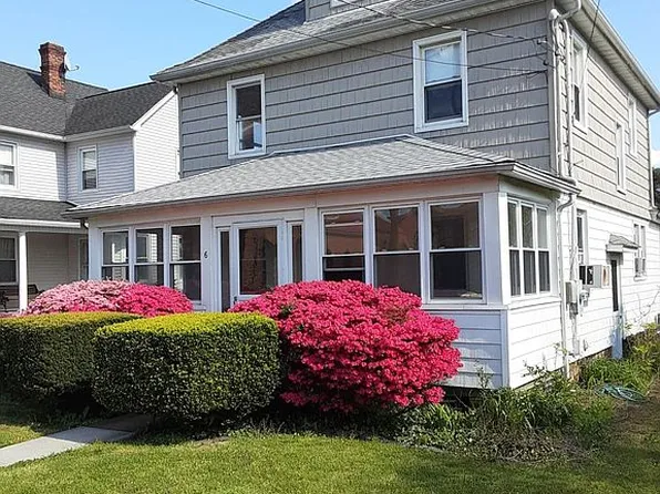 6 Breuer Ave, Great Neck, NY 11023