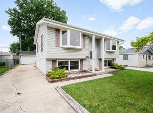 4229 S 90th St, Greenfield, WI 53228
