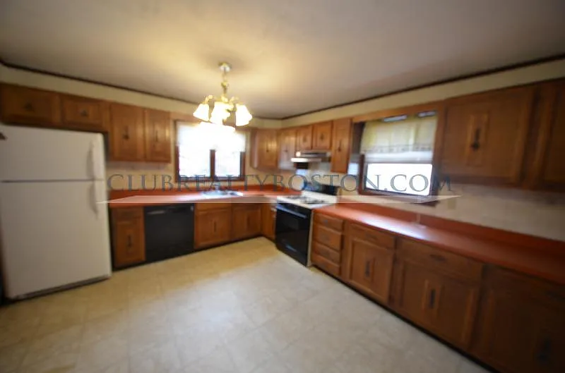 Building Photo - 14 Greymere Rd #2