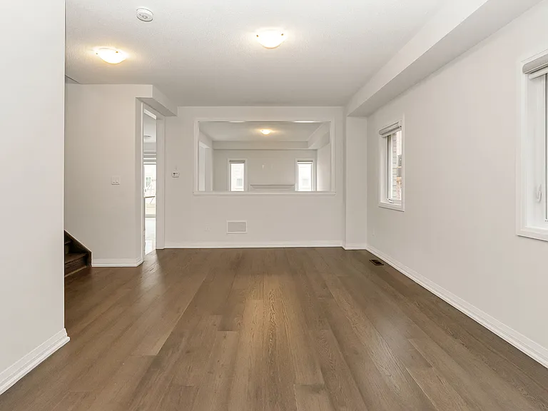 1372 Harrington St #1372 HARRINGTON ST — Photo 35