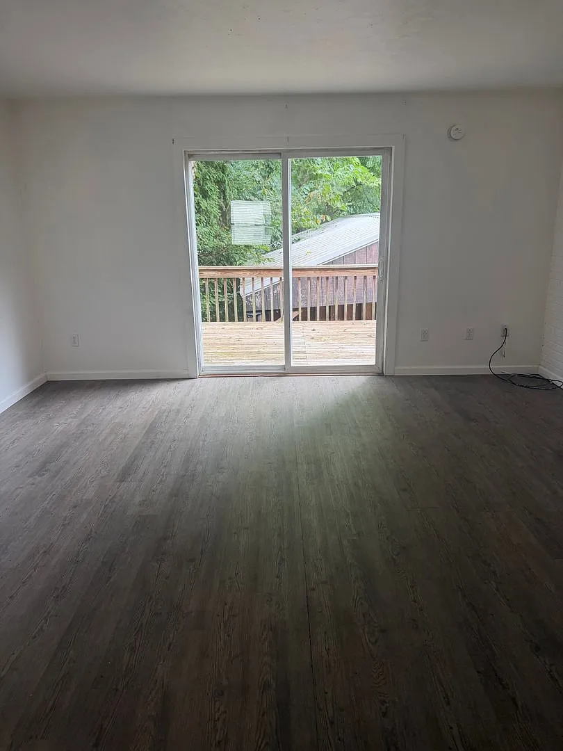 19 E. 10th — Photo 1