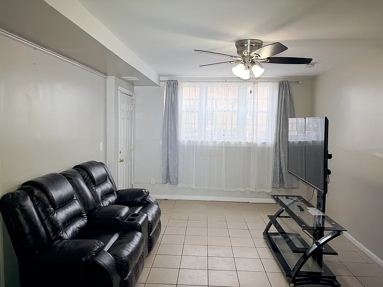 265 College Dr #265 — Photo 1
